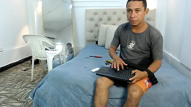 Snapshot of charlotte_dante212 chatting on 3, 12, 2025 charlotte dante212 online show from 3, 12, 2025