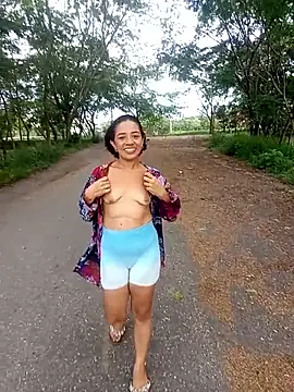 Snapshot of charlotte_dante212 chatting on 13, 12, 2025 charlotte dante212 online show from 13, 12, 2025