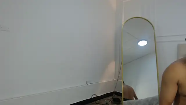 Snapshot of charlotte_dante212 chatting on 15, 12, 2025 charlotte dante212 online show from 15, 12, 2025