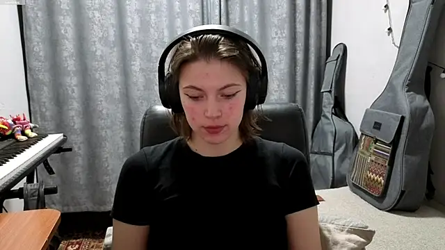 CutieAnny online show from 10, 5, 2026