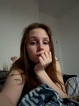 HoneyLace  online show from 3, 12, 2025