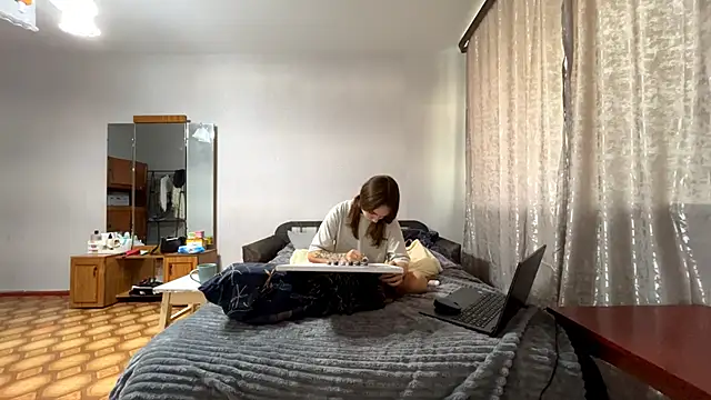 EvieDoll online show from 10, 9, 2025