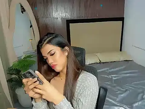 CassieSommereux online show from 17, 12, 2025