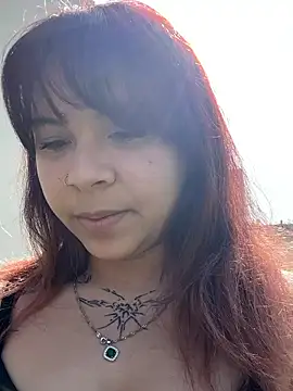 Snapshot of YumiLux chatting on 6, 4, 2026 YumiLux online show from 6, 4, 2026