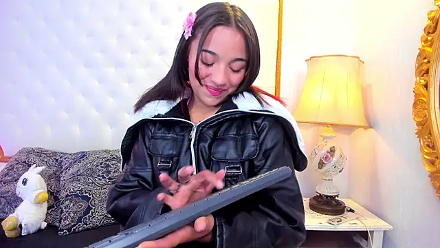 Manelyk evanss  online show from 21, 10, 2025