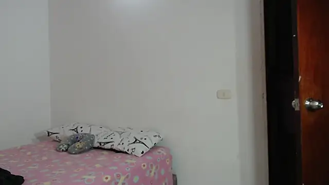 Snapshot of MichellSexxx chatting on 23, 10, 2025 MichellSexxx online show from 23, 10, 2025