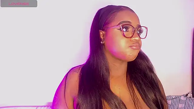 Mimi Gil online show from 13, 10, 2025