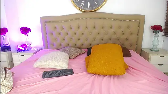 AuroraRicci online show from 13, 11, 2025