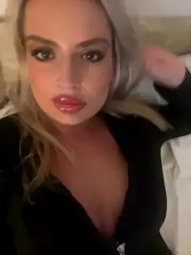 Seductive-SkyeXXX online show from 15, 10, 2025