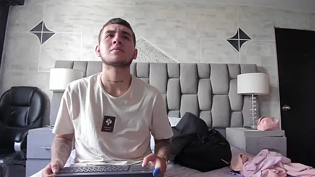 AresAndGabby online show from 24, 9, 2025