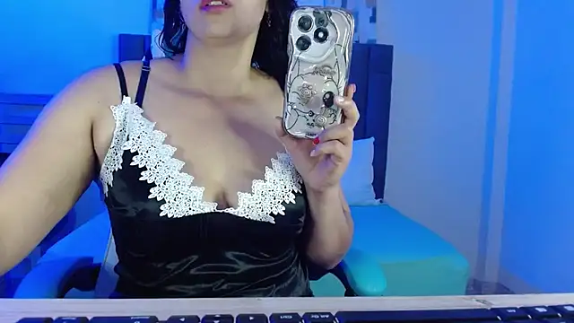 Camille lov online show from 8, 9, 2025