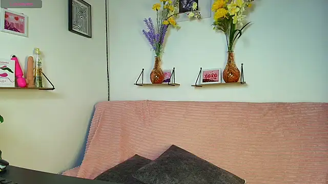 emycarver09 online show from 24, 9, 2025