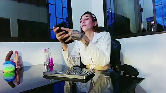 AteneaCox online show from 11, 5, 2026