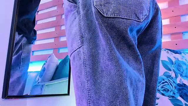 Snapshot of ArianaSantana chatting on 1, 10, 2025 ArianaSantana online show from 1, 10, 2025