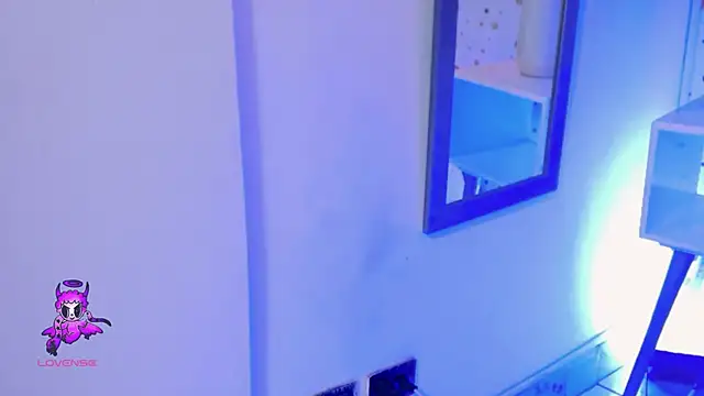 Snapshot of ArianaSantana chatting on 10, 11, 2025 ArianaSantana online show from 10, 11, 2025