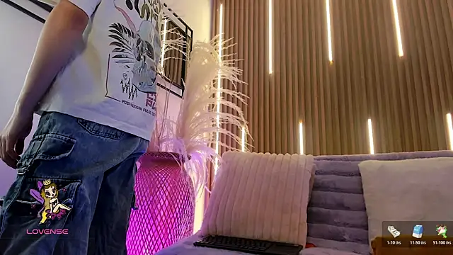 Snapshot of ArianaSantana chatting on 21, 11, 2025 ArianaSantana online show from 21, 11, 2025