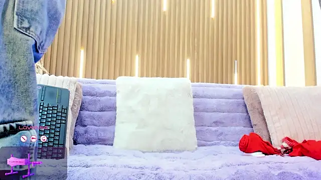 Snapshot of ArianaSantana chatting on 30, 11, 2025 ArianaSantana online show from 30, 11, 2025