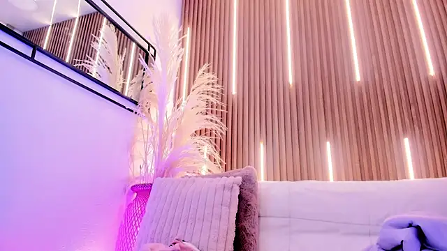 Snapshot of ArianaSantana chatting on 13, 12, 2025 ArianaSantana online show from 13, 12, 2025