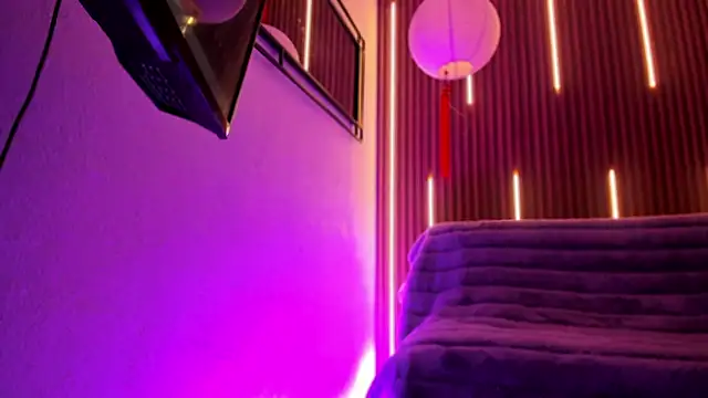 Snapshot of ArianaSantana chatting on 21, 12, 2025 ArianaSantana online show from 21, 12, 2025