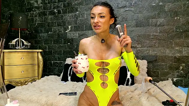 NoraAspen online show from 20, 2, 2026