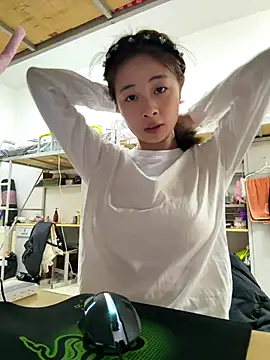 Snapshot of Luck-Sally chatting on 16, 10, 2025 Luck-Sally online show from 16, 10, 2025