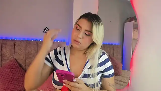 Snapshot of naomi_sanz chatting on 21, 5, 2026 naomi sanz online show from 21, 5, 2026