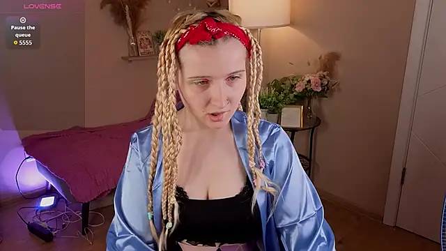 Milana Key online show from 4, 12, 2025