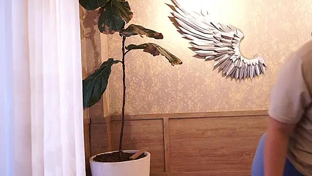 Tayler Kim online show from 21, 9, 2025