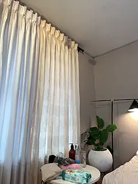 Tayler Kim online show from 17, 2, 2026