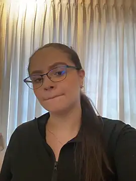 Tayler Kim online show from 7, 4, 2026