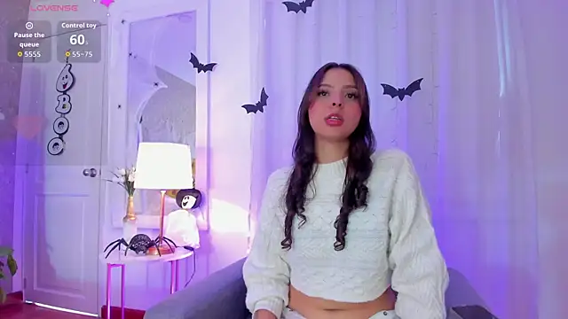 Snapshot of AnniieCooper chatting on 27, 10, 2025 AnniieCooper online show from 27, 10, 2025