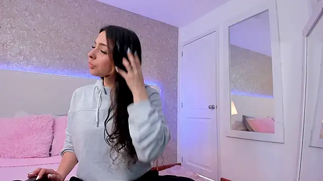 AnniieCooper online show from 24, 3, 2026