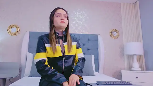 ZoeWilliis online show from 19, 6, 2026