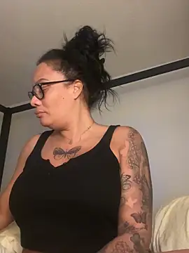 sugarsweetie8000 online show from 23, 9, 2025