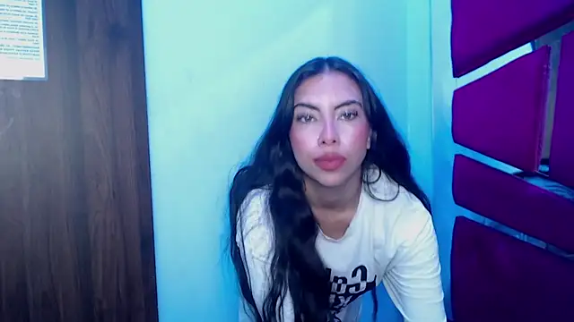 Alana Hott  online show from 20, 9, 2025