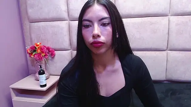 Alana Hott  online show from 25, 10, 2025