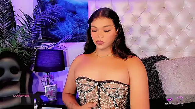 Valeria Swett  online show from 15, 5, 2026