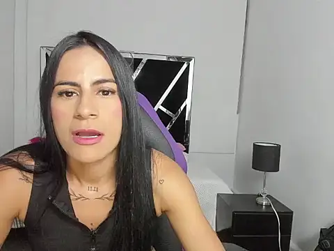 Snapshot of charlotthe_ee chatting on 25, 10, 2025 charlotthe ee online show from 25, 10, 2025