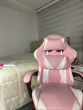 Nicolblossom1 online show from 25, 10, 2025