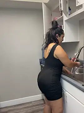 Snapshot of latina_curvy22 chatting on 1, 10, 2025 latina curvy22 online show from 1, 10, 2025