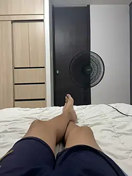 Snapshot of regina_mills_milk chatting on 12, 10, 2025 regina mills milk online show from 12, 10, 2025