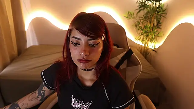 Snapshot of Mystic_blue chatting on 18, 10, 2025 Mystic blue online show from 18, 10, 2025