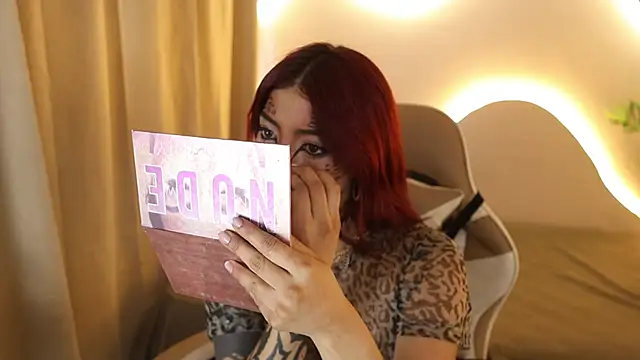 Snapshot of Mystic_blue chatting on 21, 10, 2025 Mystic blue online show from 21, 10, 2025