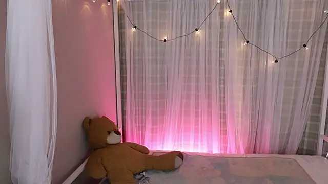 Snapshot of Mystic_blue chatting on 14, 11, 2025 Mystic blue online show from 14, 11, 2025