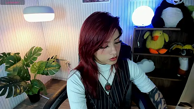 Snapshot of Mystic_blue chatting on 1, 12, 2025 Mystic blue online show from 1, 12, 2025