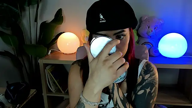 Snapshot of Mystic_blue chatting on 5, 12, 2025 Mystic blue online show from 5, 12, 2025