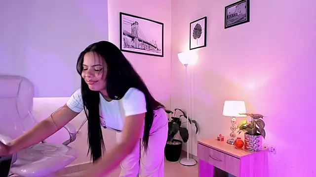 venomiie online show from 5, 10, 2025