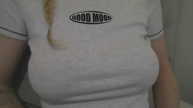 flirty babe x online show from 9, 10, 2025