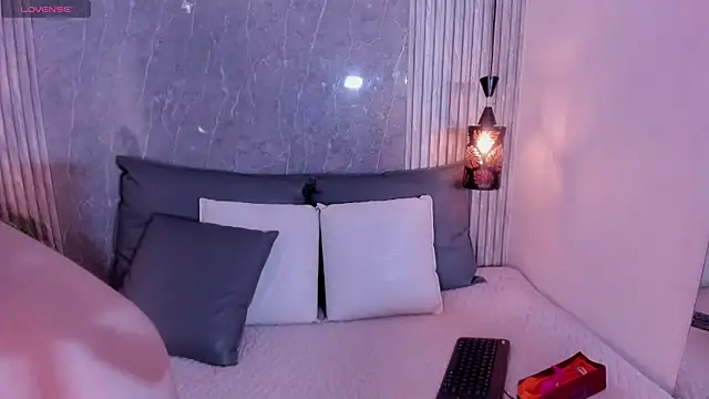 Snapshot of Missblonde_doll chatting on 11, 11, 2025 Missblonde doll online show from 11, 11, 2025