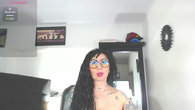 Vicky hotmilf online show from 9, 10, 2025